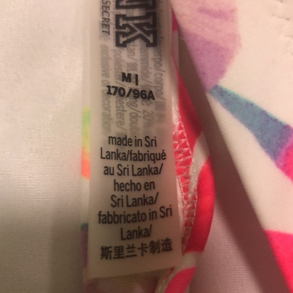 Victoria’s Secret PINK swim top with floral design - Picture 4 of 6